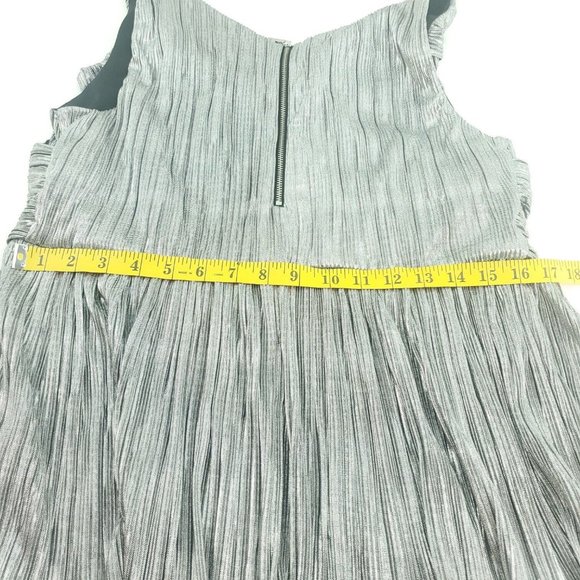 Lane Bryant Womens Gray Sleeveless V Neck Criss Cross Blouse Top Size 14/16 - Picture 8 of 13